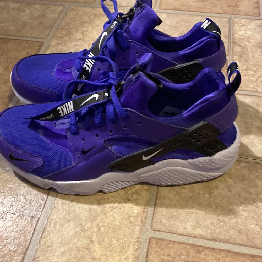 Nike air huarache purple size 10